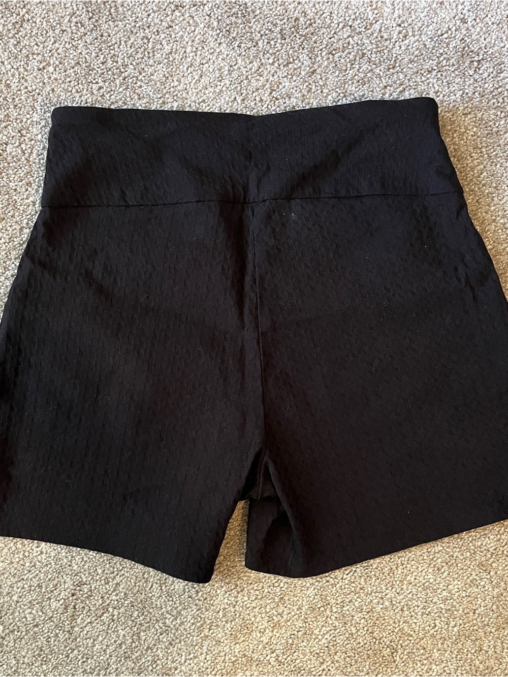 Versona Black High-Waist Textured Stretch Shorts